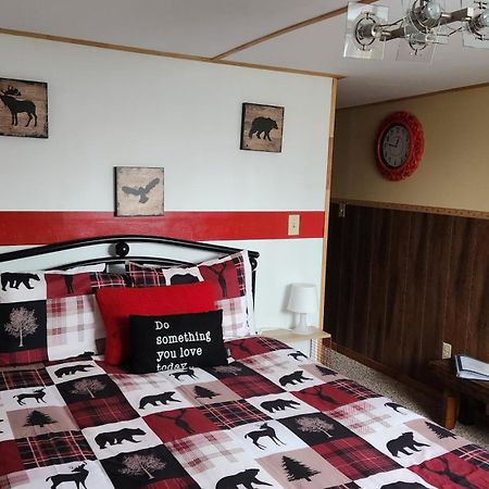 Bed And Breakfast Comfy & Cozy ฮันต์สวิลล์ ภายนอก รูปภาพ